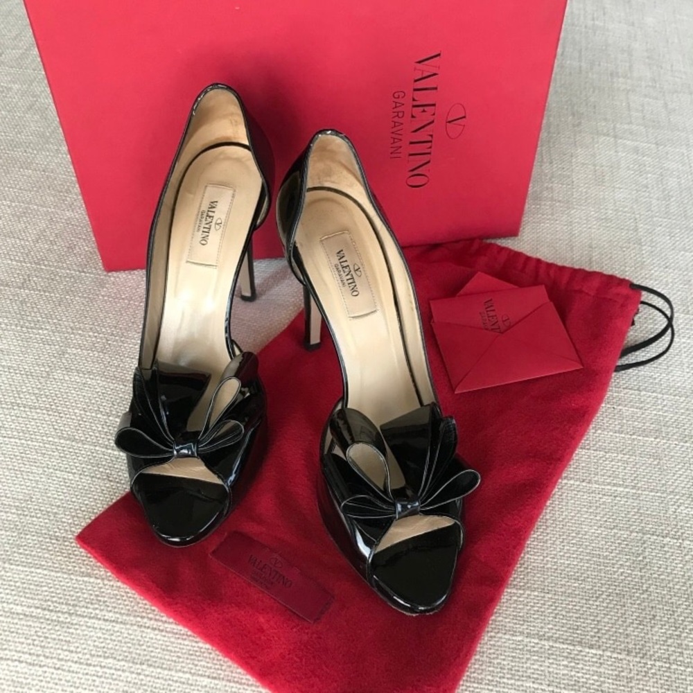 Size 39. Black Valentino Couture Bow D'Orsay Heels